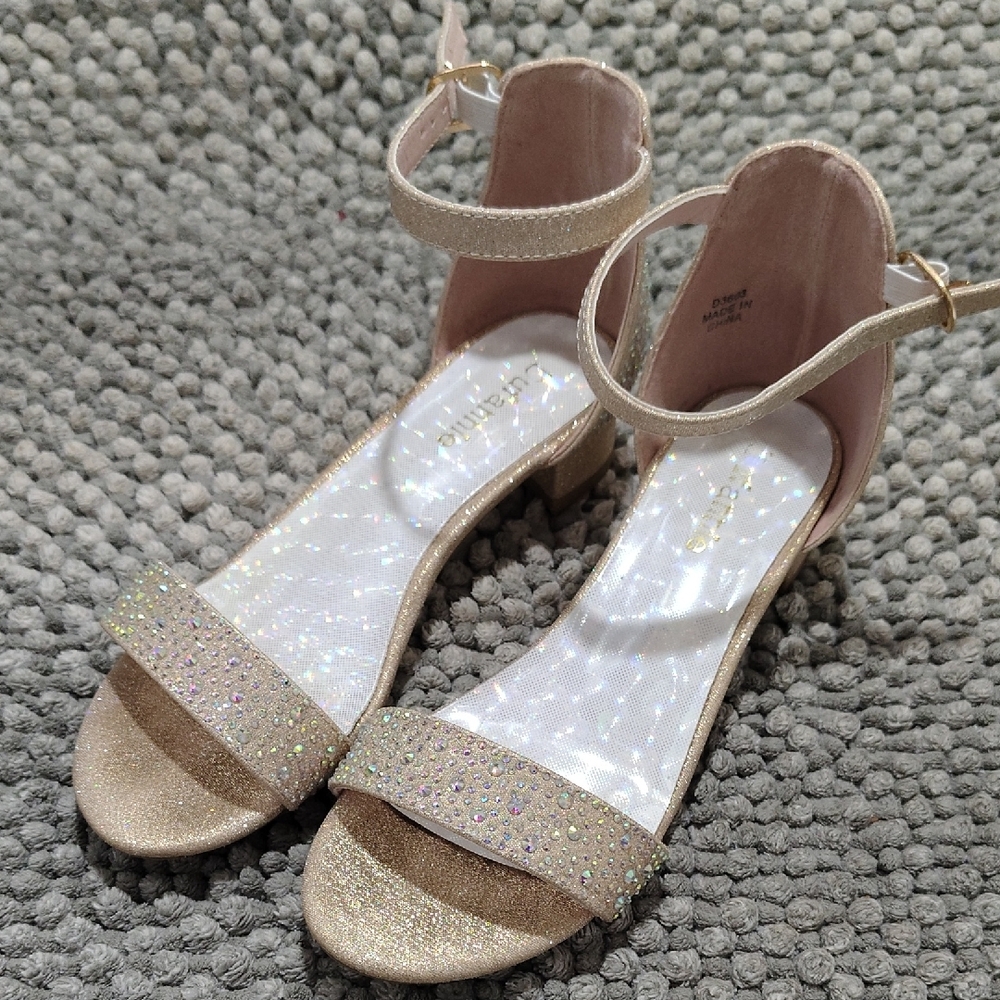 Gold Dress Shoes with Elegant Design